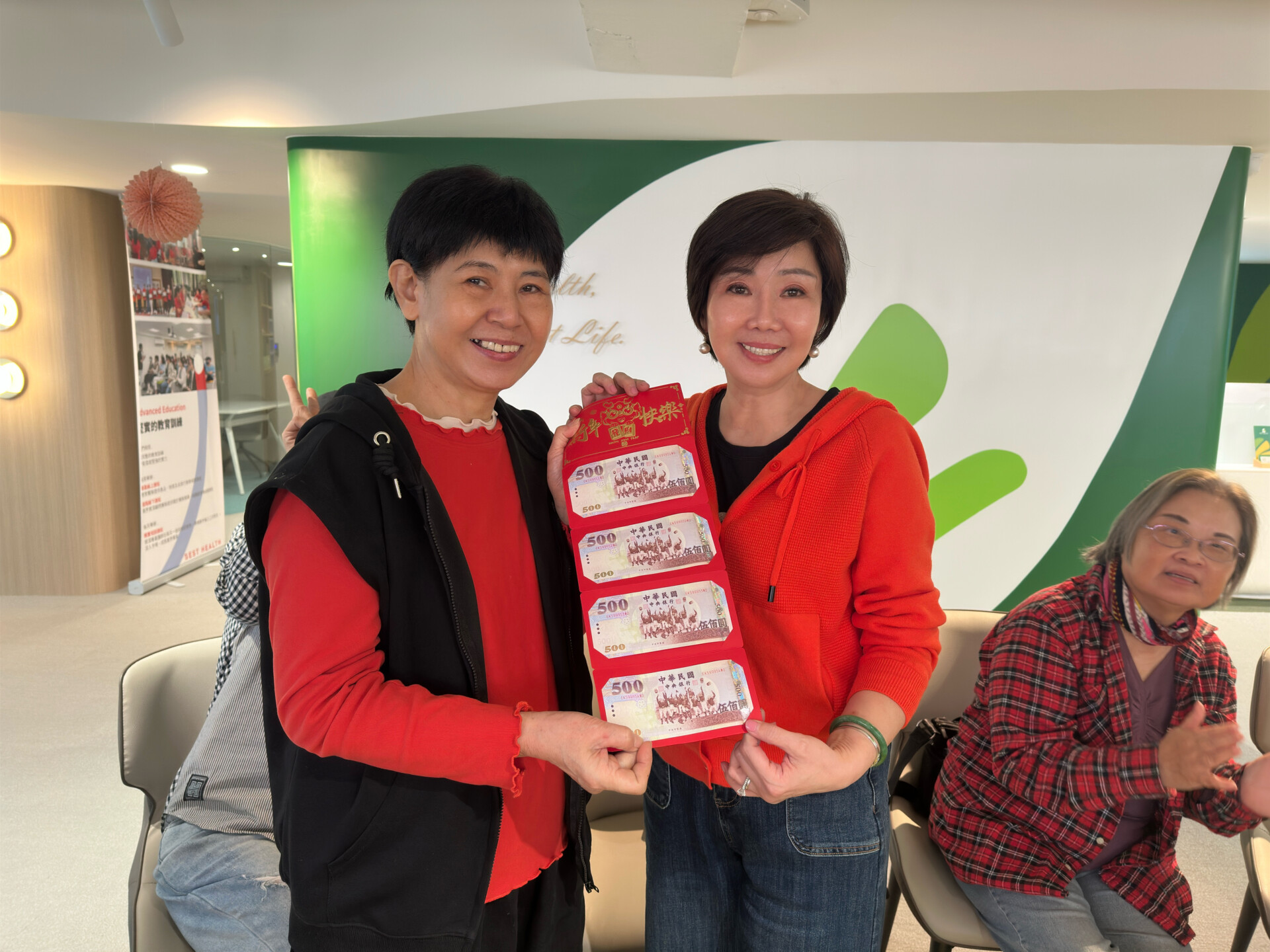 三獎得獎者陳珍惠 女士(李彩惠 女士代領)